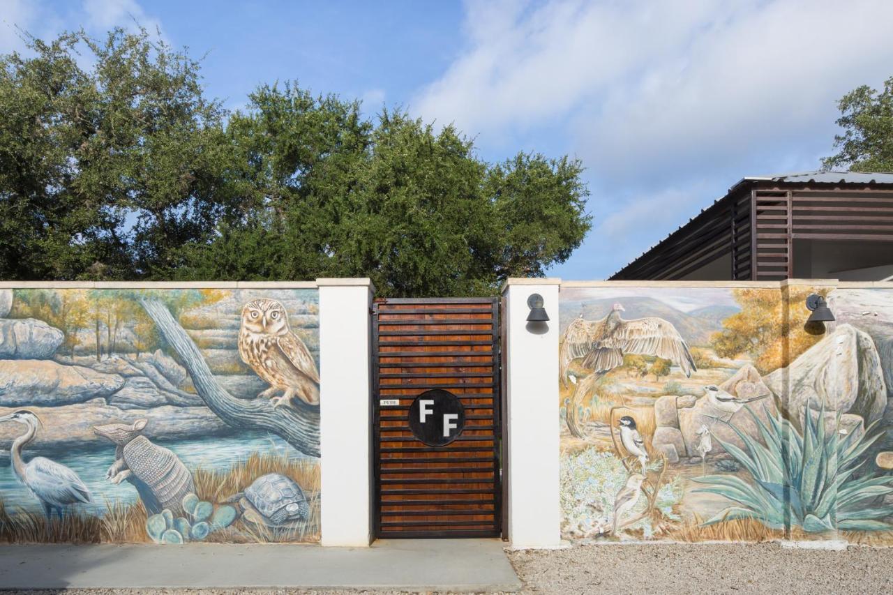 Hotel Flora And Fauna Wimberley Exterior photo