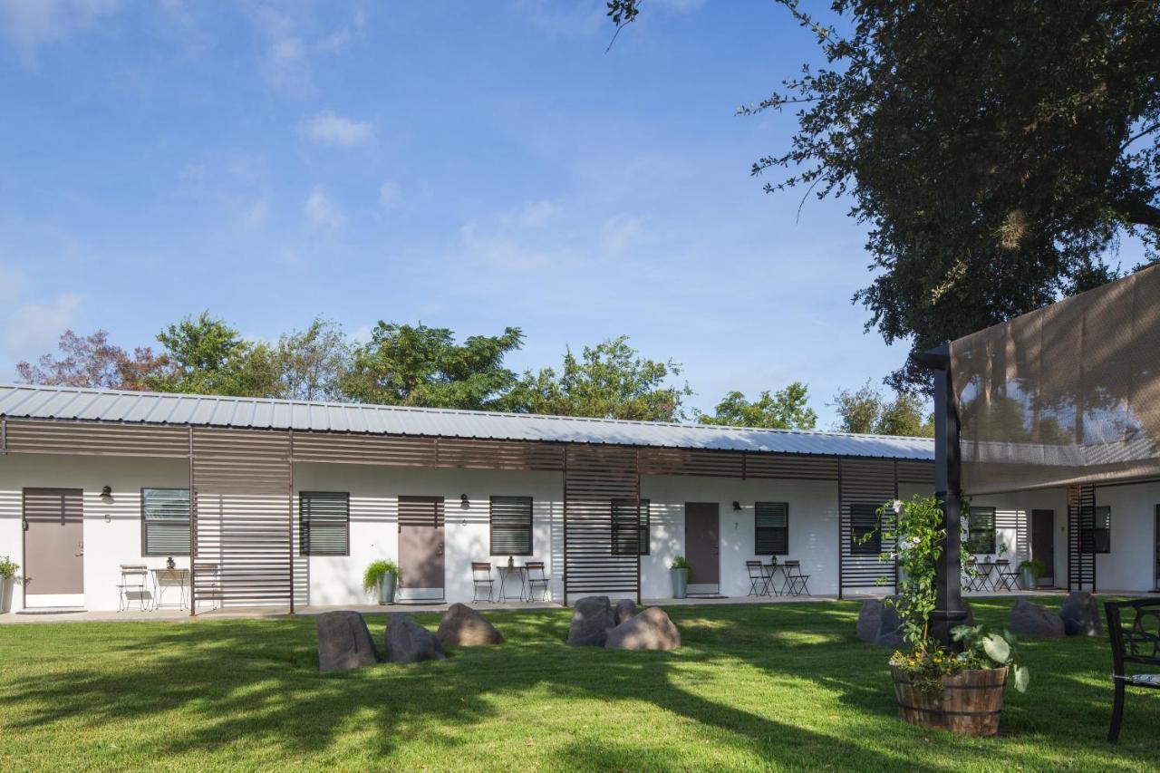 Hotel Flora And Fauna Wimberley Exterior photo