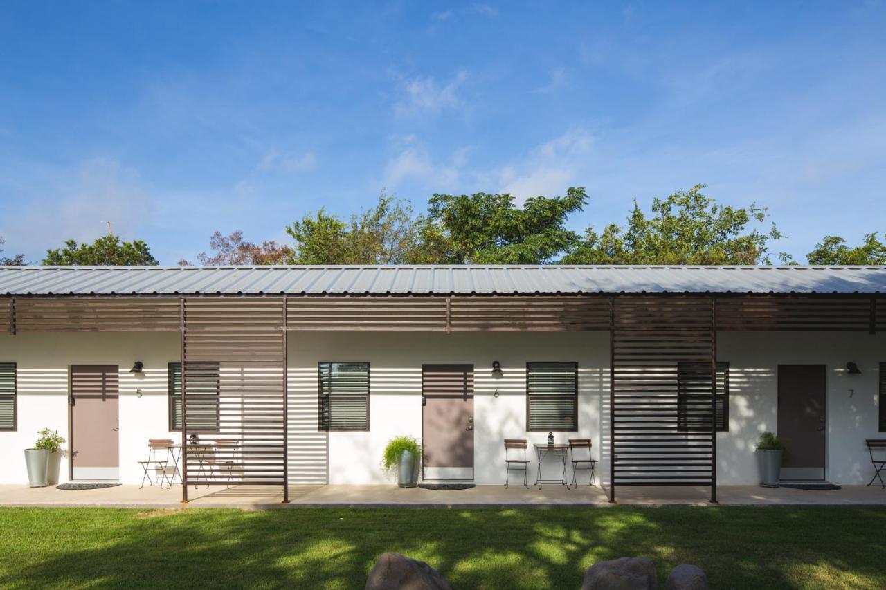 Hotel Flora And Fauna Wimberley Exterior photo