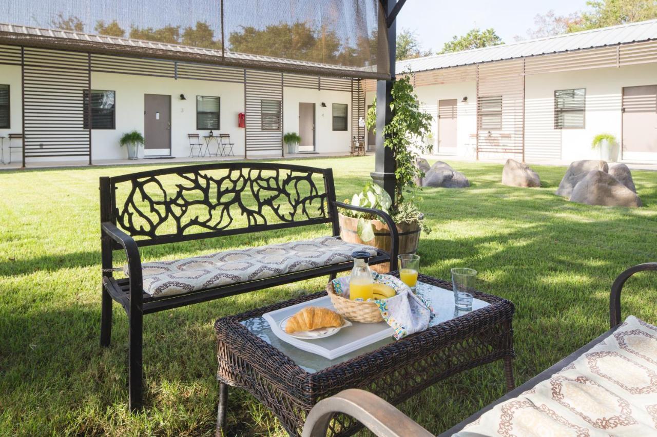 Hotel Flora And Fauna Wimberley Exterior photo